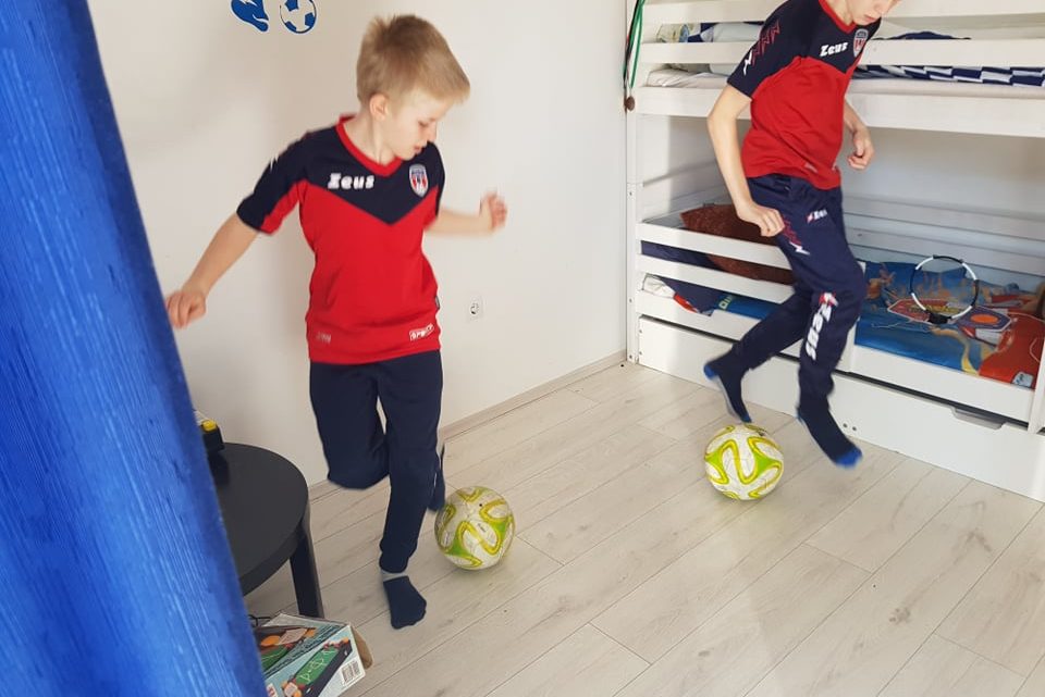 Utánpótlás játékosaink szorgalmasan, egyénileg készülnek a járvány utáni folytatásra! Utánpótlás játékosaink szorgalmasan, egyénileg készülnek a járvány utáni folytatásra!