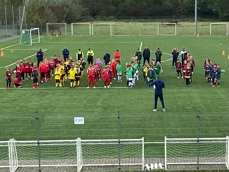 Mi rendeztük a Bozsik Régiós B torna aktuális fordulóját. Jól szerepeltek U10-és U11-es csapataink! Mi rendeztük a Bozsik Régiós B torna aktuális fordulóját. Jól szerepeltek U10-és U11-es csapataink!